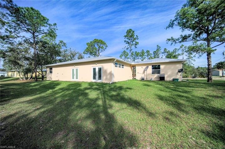 Back Of House And Garage And Large Back Yard!