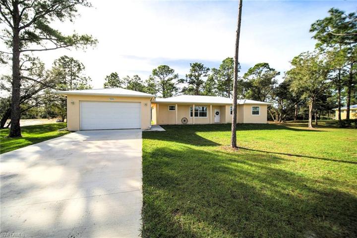 Long Driveway! Great For Multiple Car Parking!
