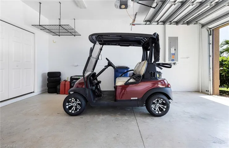 GOLF CART