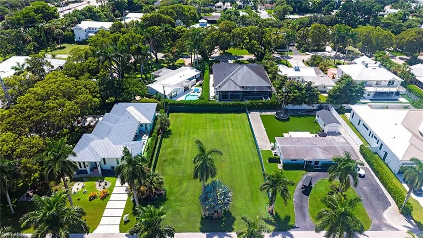 1268 13th Ave N, Naples, Florida 34102