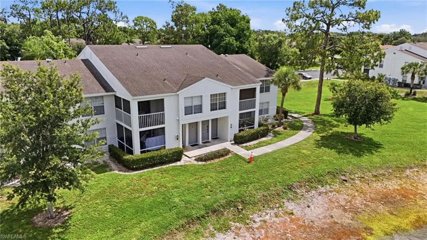 132 Santa Clara Dr 10, Naples, Florida 34104