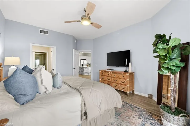 470 Launch Cir V503, Naples, Florida 34108