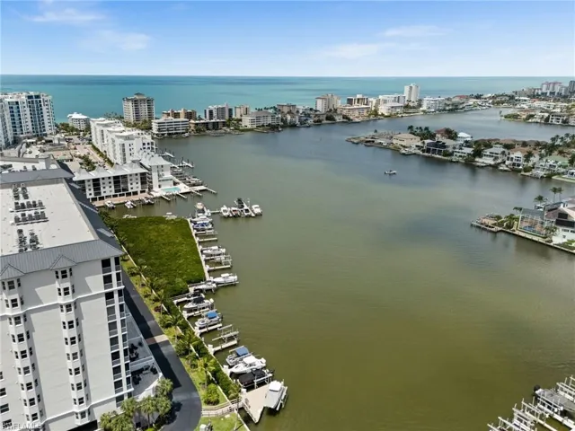 470 Launch Cir V503, Naples, Florida 34108