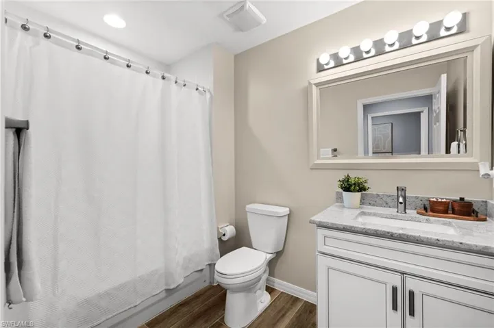 470 Launch Cir V503, Naples, Florida 34108