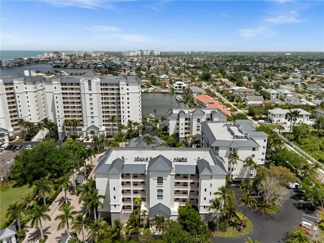 470 Launch Cir V503, Naples, Florida 34108