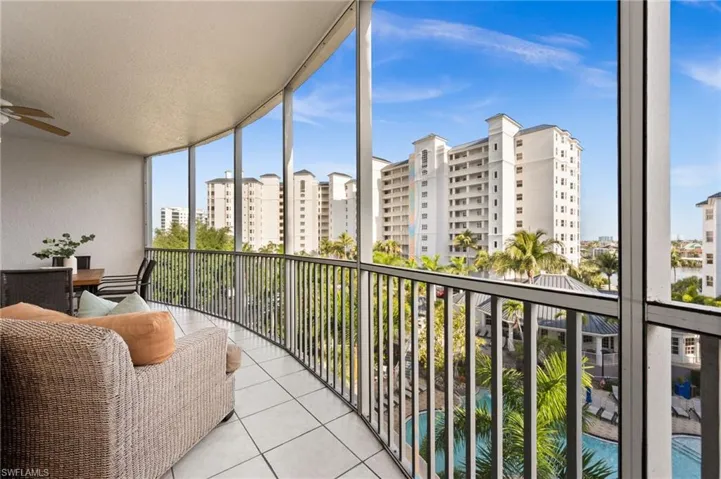 470 Launch Cir V503, Naples, Florida 34108