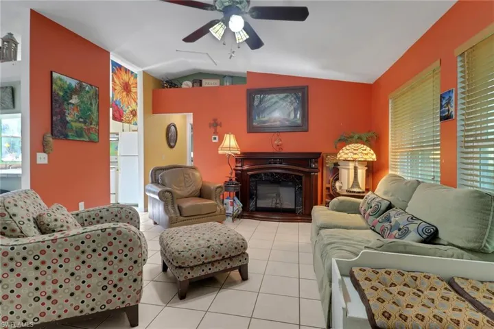 120  4th NE ST, Naples, FL 34120