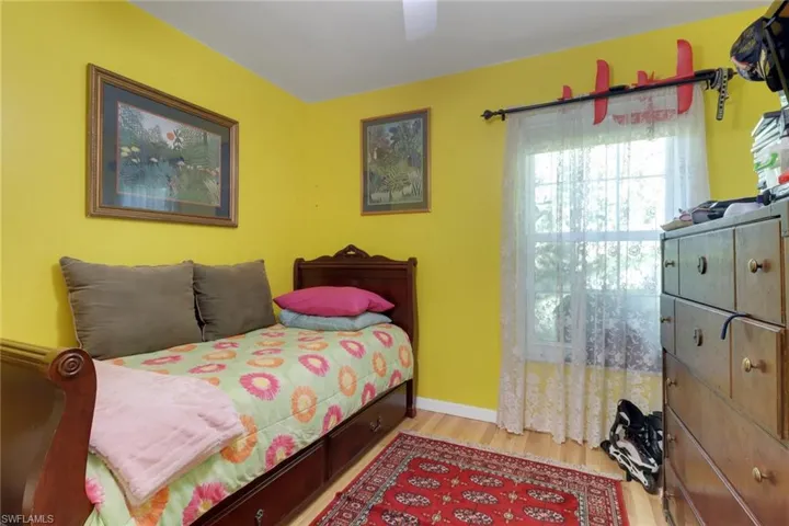 120  4th NE ST, Naples, FL 34120