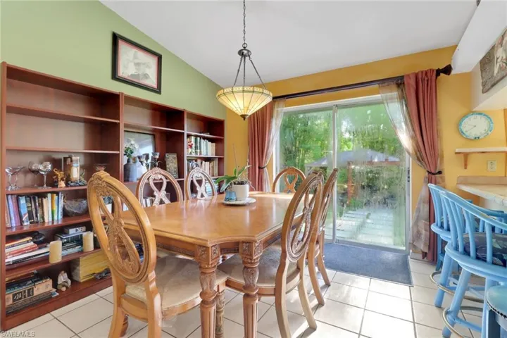 120  4th NE ST, Naples, FL 34120