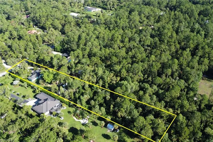 120  4th NE ST, Naples, FL 34120