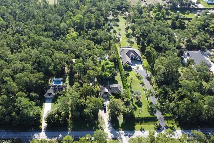 120  4th NE ST, Naples, FL 34120