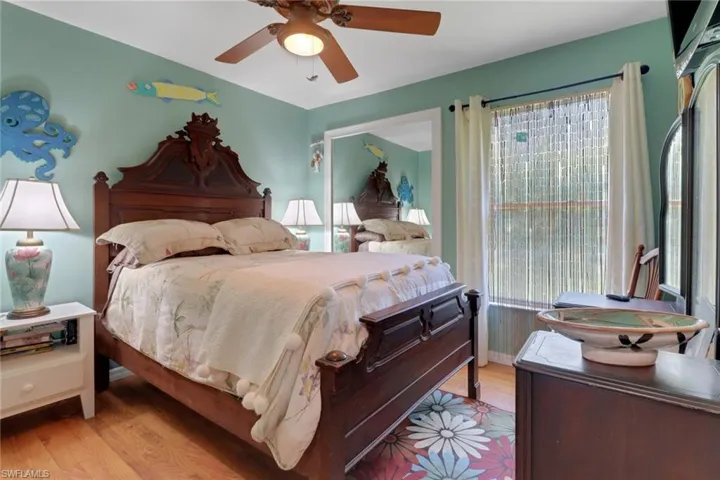 120  4th NE ST, Naples, FL 34120