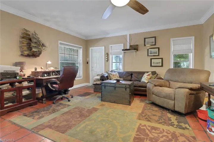 120  4th NE ST, Naples, FL 34120