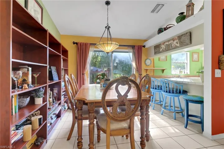 120  4th NE ST, Naples, FL 34120