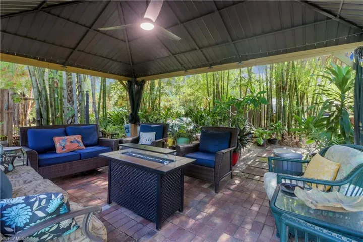120  4th NE ST, Naples, FL 34120