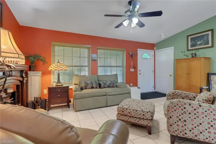 120  4th NE ST, Naples, FL 34120