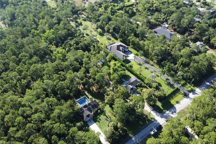 120  4th NE ST, Naples, FL 34120