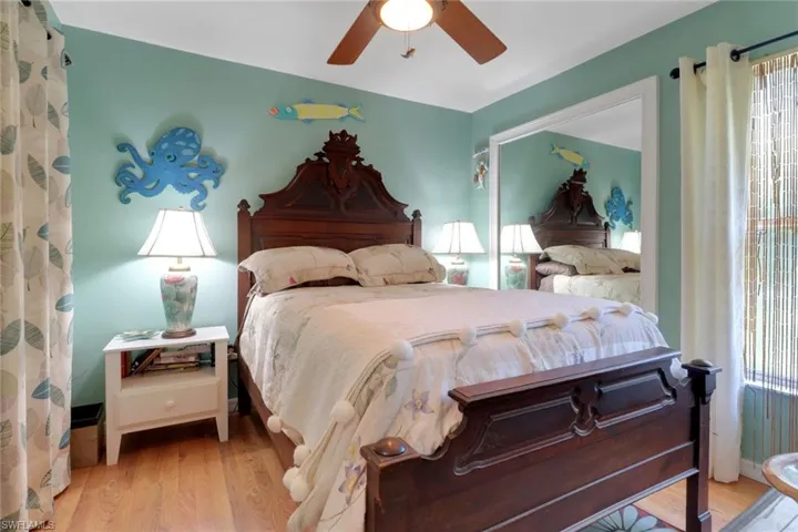 120  4th NE ST, Naples, FL 34120