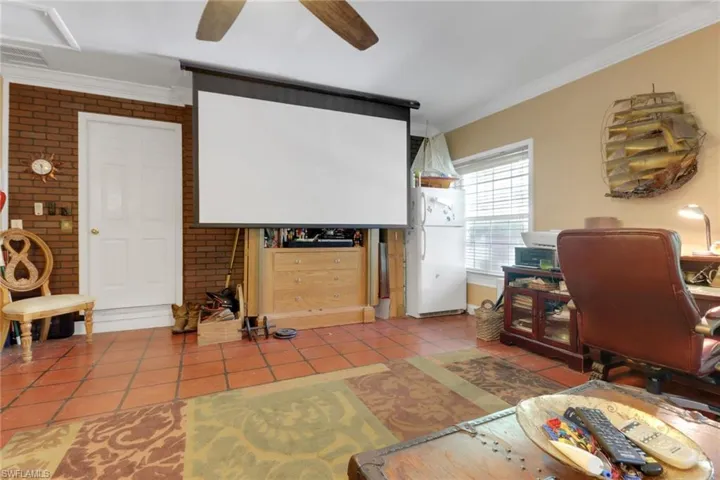 120  4th NE ST, Naples, FL 34120