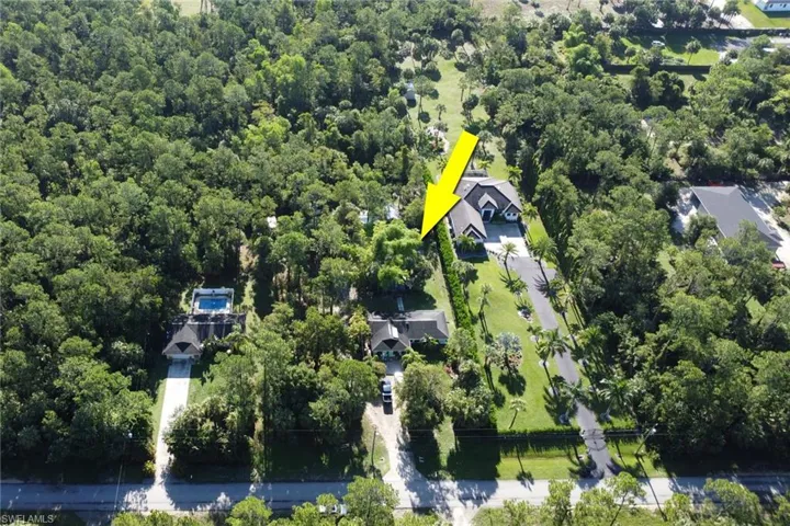 120  4th NE ST, Naples, FL 34120