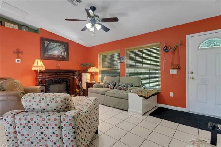 120  4th NE ST, Naples, FL 34120