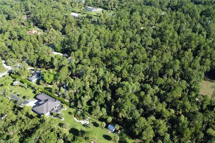 120  4th NE ST, Naples, FL 34120