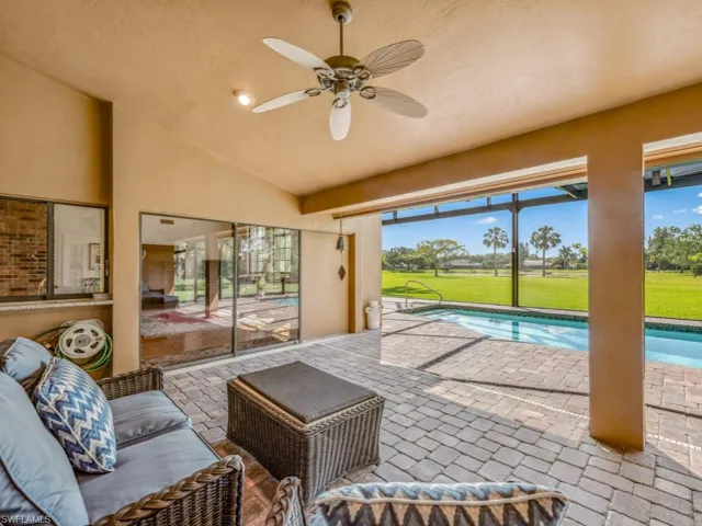 Covered lanai area