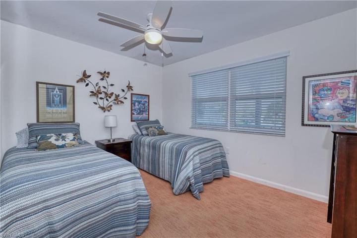 Guest bedroom.
