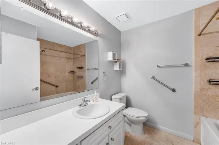 5581 Longleaf Dr, North Fort Myers, Florida 33917