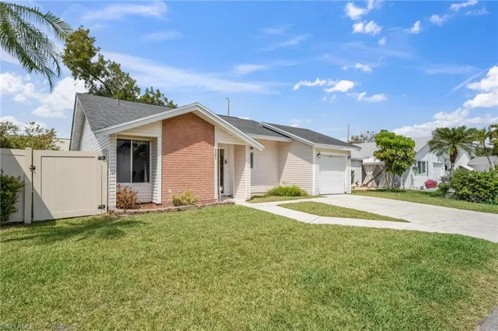 5581 Longleaf Dr, North Fort Myers, Florida 33917