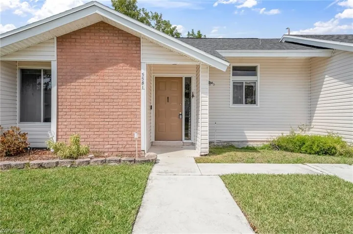 5581 Longleaf Dr, North Fort Myers, Florida 33917