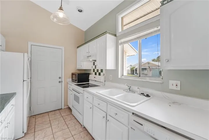 5581 Longleaf Dr, North Fort Myers, Florida 33917