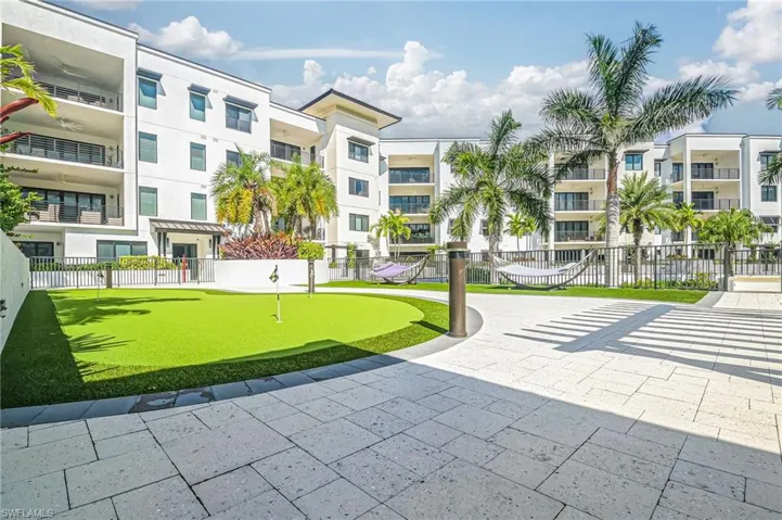 Putting green and hammocks