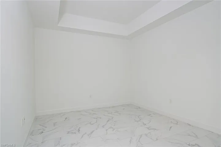 Large den space that can be used for anything!