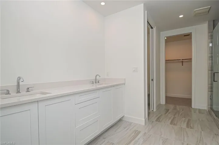 Double vanity waiting for you to pick your mirrors