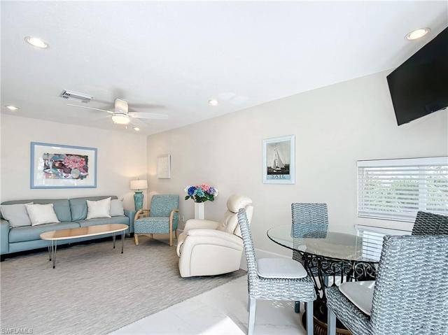 Two Bed One Bath Apt One Living/Dining