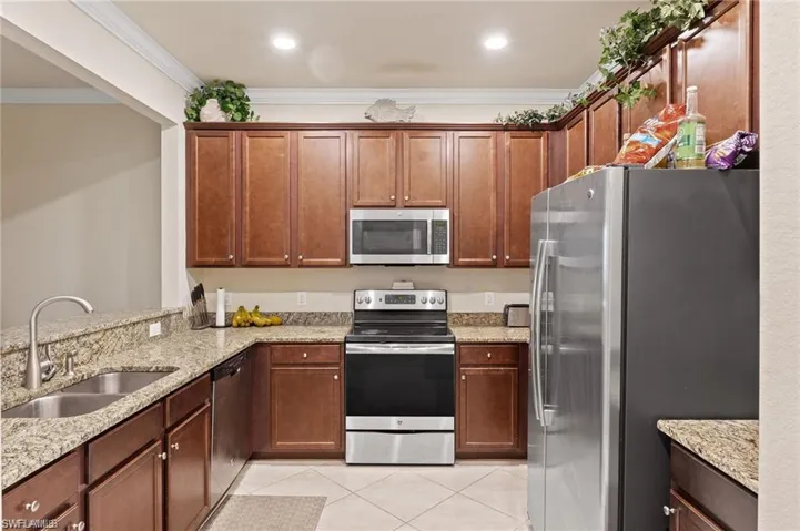 10243 Via Colomba Cir, Fort Myers, Florida 33966