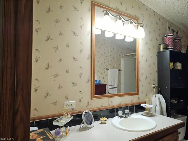 23675  Carolyn  LN, Fort Myers, FL 33913