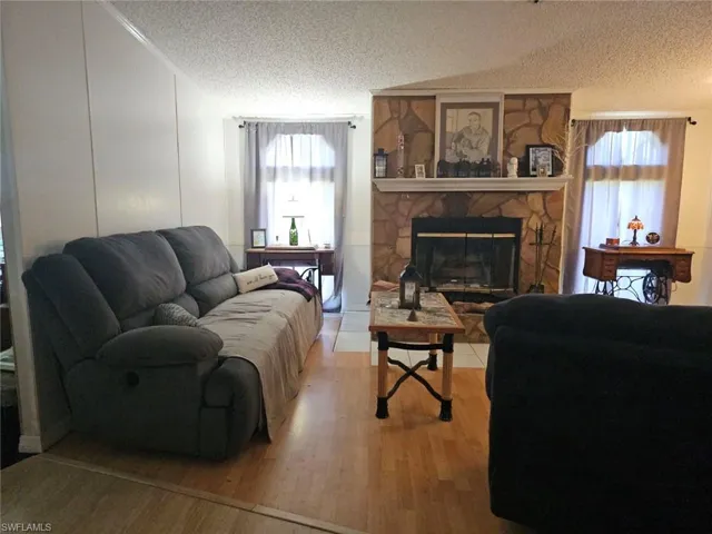 23675  Carolyn  LN, Fort Myers, FL 33913