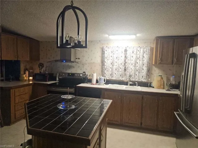 23675  Carolyn  LN, Fort Myers, FL 33913