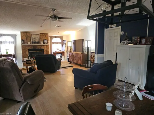 23675  Carolyn  LN, Fort Myers, FL 33913