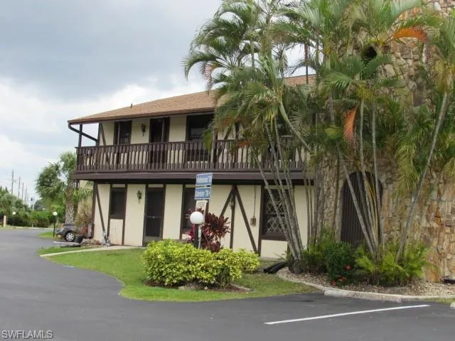 10022 Oxfordshire Ln 201, Fort Myers, Florida 33908