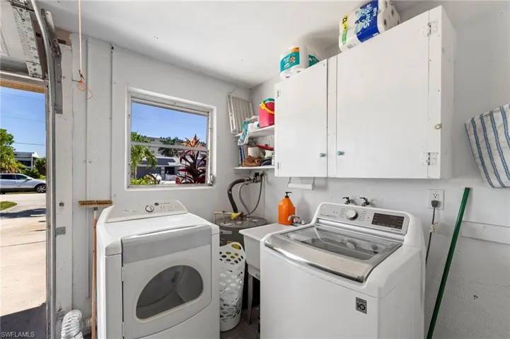 1758 Bikini Ct, Cape Coral, Florida 33904