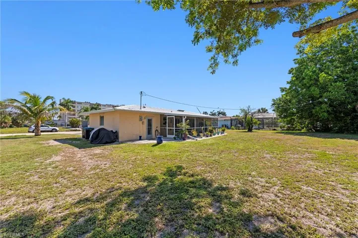 1758 Bikini Ct, Cape Coral, Florida 33904