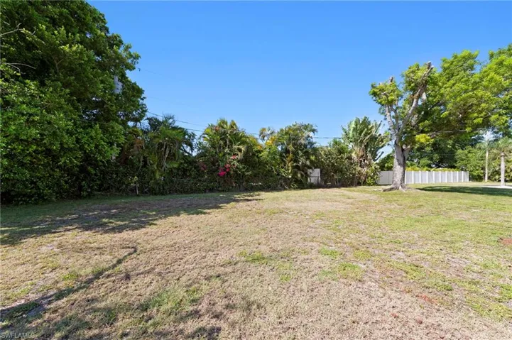 1758 Bikini Ct, Cape Coral, Florida 33904