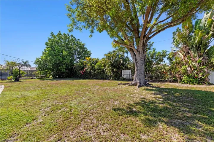 1758 Bikini Ct, Cape Coral, Florida 33904