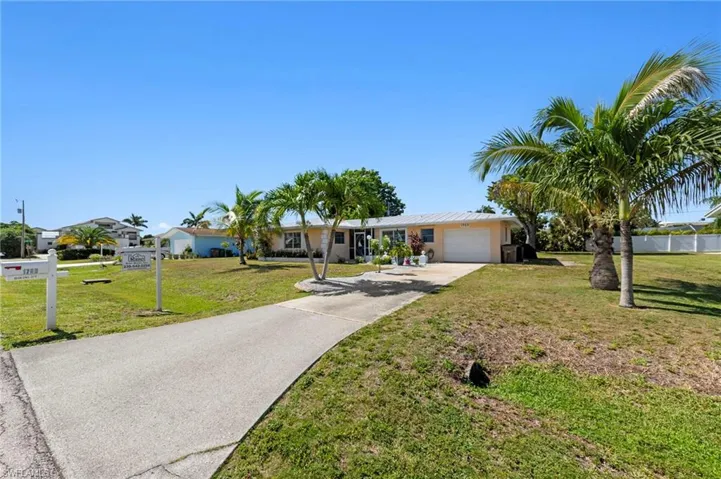 1758 Bikini Ct, Cape Coral, Florida 33904