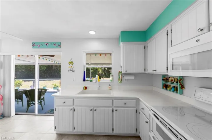 1758 Bikini Ct, Cape Coral, Florida 33904