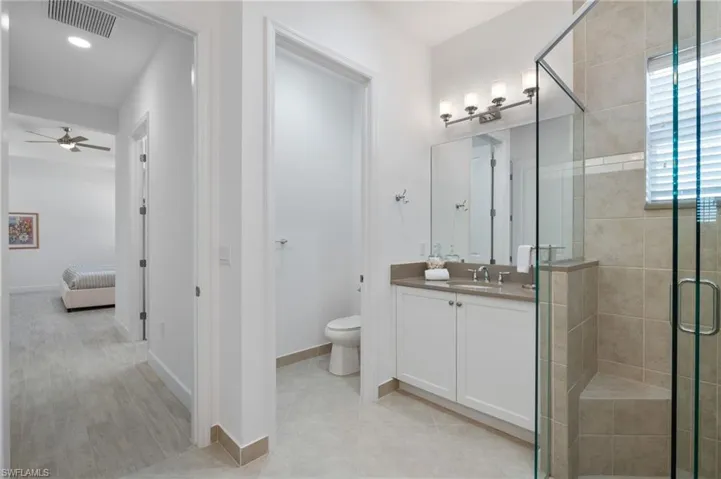 Master Bathroom looking%2