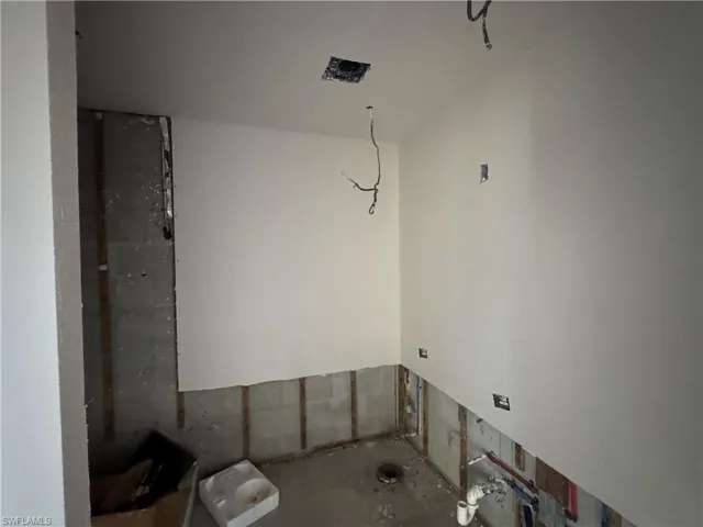 1683 Atlanta Plaza Dr, Sanibel, Florida 33957